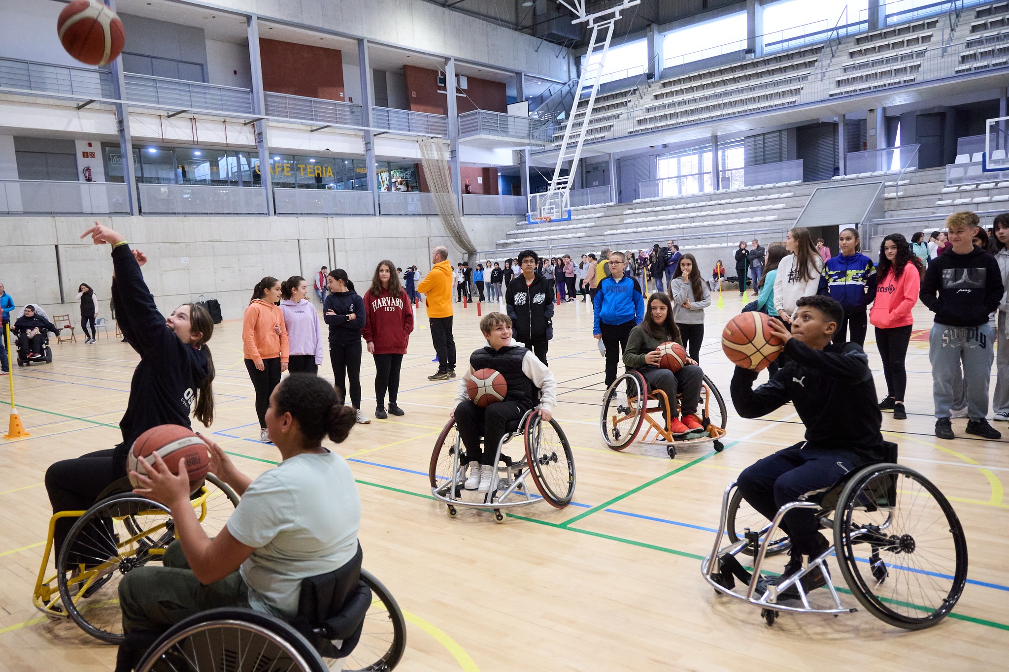 150 estudiantes se acercan al deporte adaptado en Estella-Lizarra